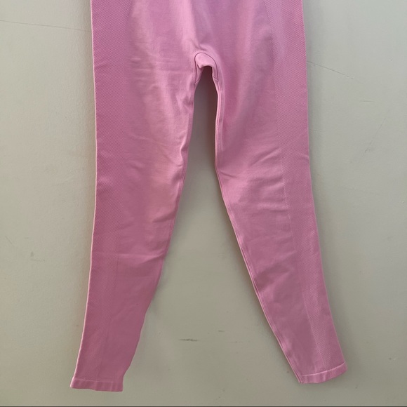 Icon Seamless High Waist Legging - Picture 5 of 9